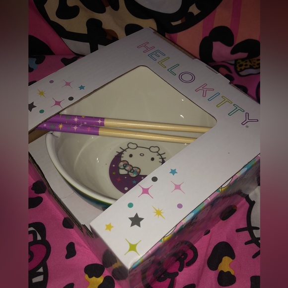 Hello Kitty Ramen Bowl - Picture 2 of 3
